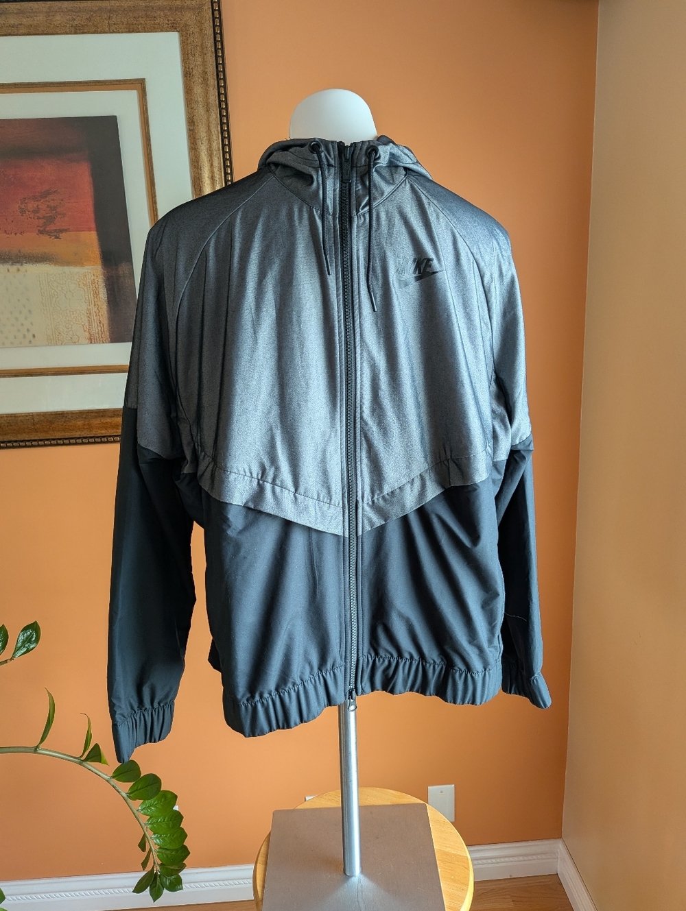 Nike Windbreaker Women’s Two-Tone Hooded Jacket - Gray/Black Size XL
